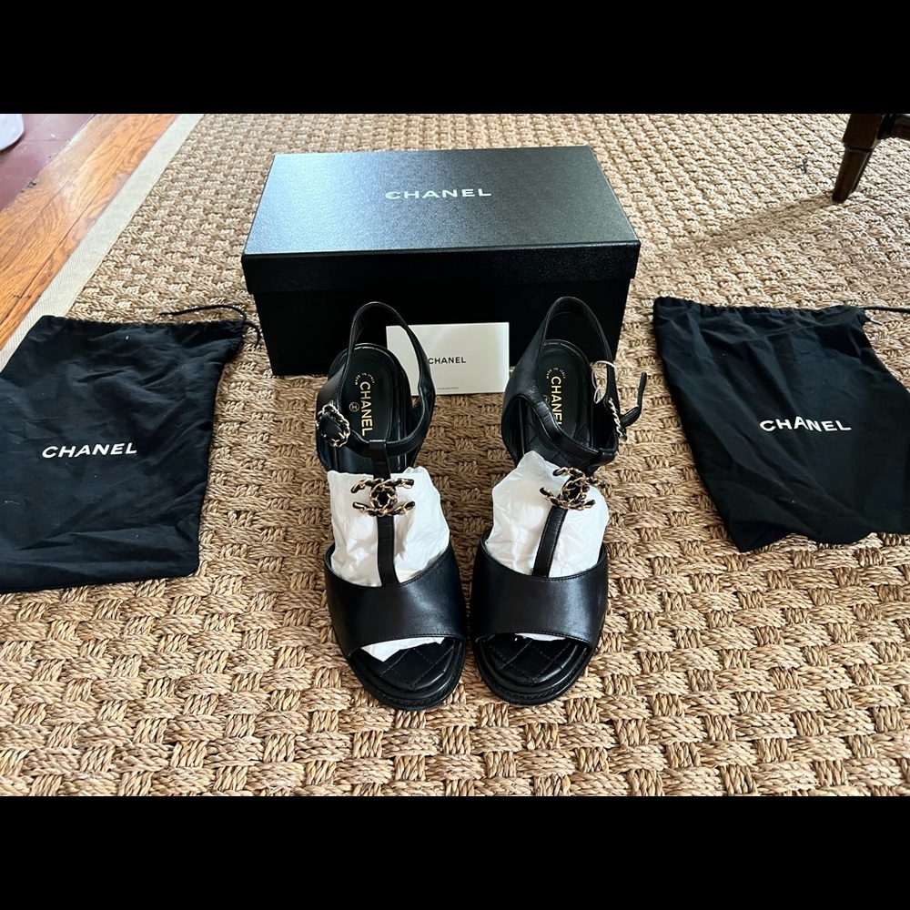 CHANEL 2016 interlocking CC logo T Strap Sandals sz9